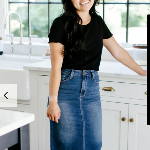 Skirt - Picture 3 of 5